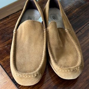 UGG - men’s size 14 fleece slippers